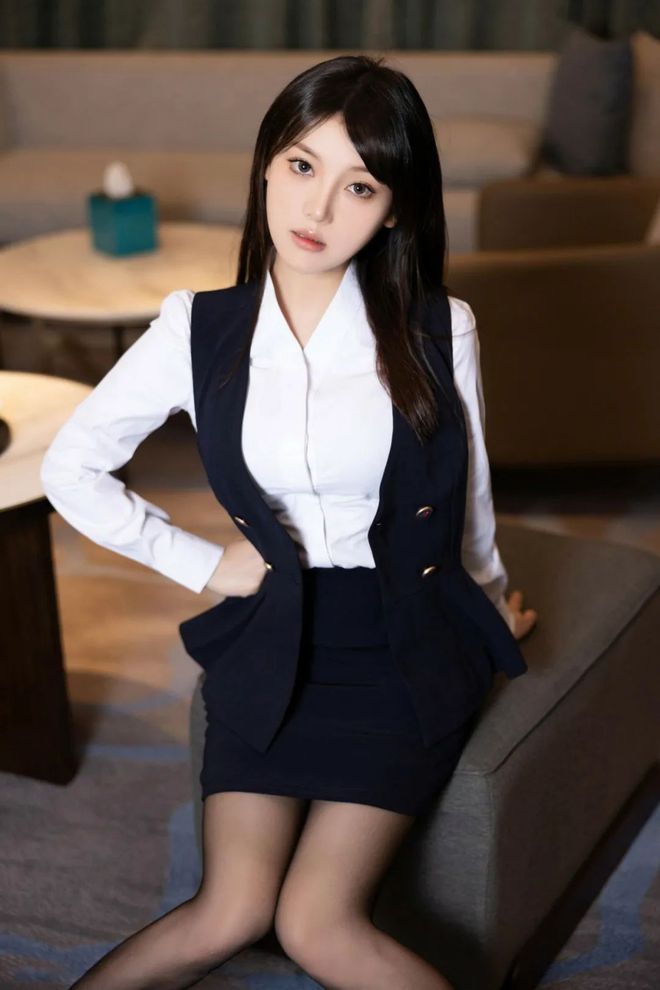 凯发k8娱乐k8凯发官网版下载豆瓣酱——女服务生「摄影评测与赏析」(图1)