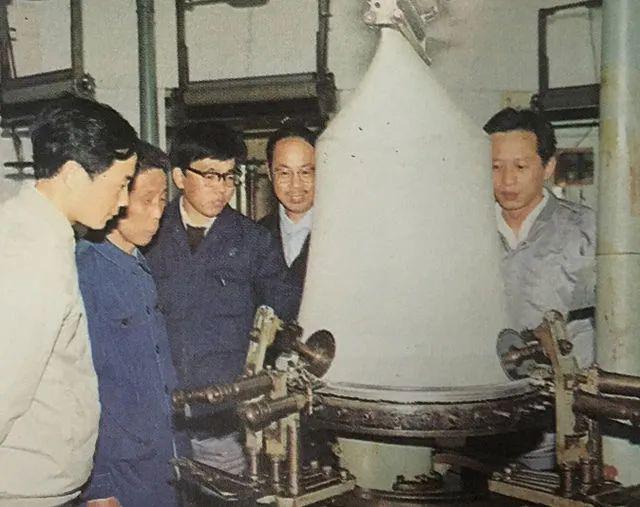 凯发k8娱乐k8凯发官网版下载30℃？杭州的夏热刚刚开始穿得舒服凉爽透气或许没谁比肩“会(图3)